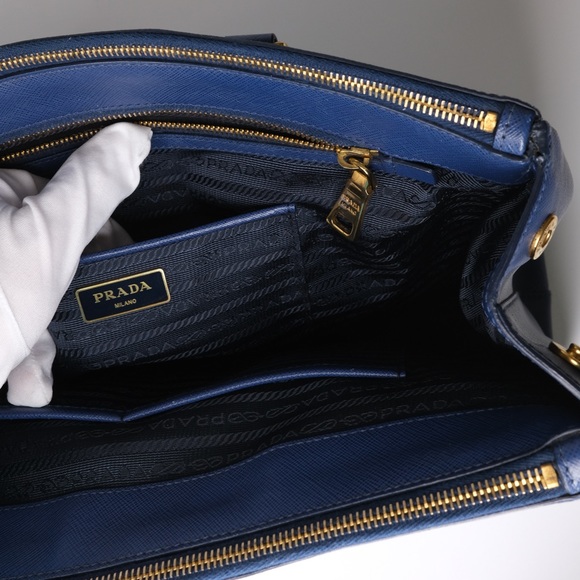 Prada Galleria Saffiano Leather Bag - Picture 8 of 9